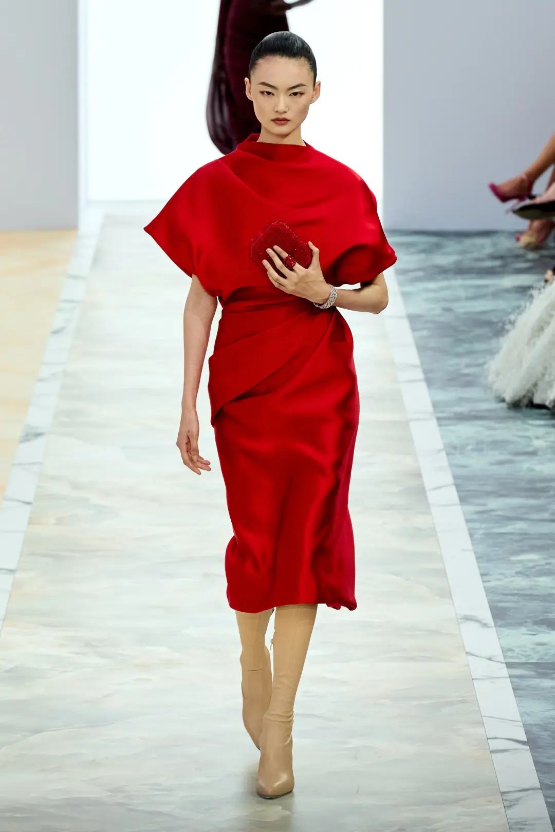 秀场上的红色礼服,美极了!