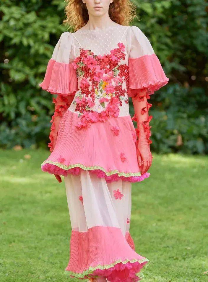 服装设计花卉元素设计师们一起来赏花吧